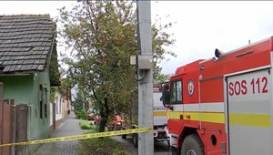 Hasiči privolaní k požiaru rodinného domu našli dôchodcu bez známok života