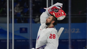 Rusi vyhlásili vojnu hokejovému svetu, brankár kašle na všetky pravidlá