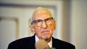 Najstarší muž sveta oslávil v USA 113. narodeniny