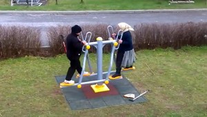 VIDEO: Dôchodkyne z Poráča neriešia svoj vek. Pozrite sa, ako cvičia
