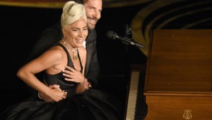 To najlepšie z Oscarov? Lady Gaga a Bradley Cooper odpálili srdcervúci DUET