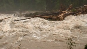 Meteorológovia vydali výstrahy 3. stupňa pred povodňami, platia pre tieto okresy