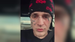 Známeho českého rapera vyšetrujú pre drogy. V jeho štúdiu malo umrieť dievča na predávkovanie