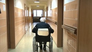 Násilie v domovoch dôchodcov neutícha. Chýbajúca psychiatrická pomoc má hrozivé následky