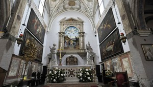 Kňaz zneužíval chlapca, nútil ho k orálnemu sexu