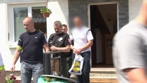 Klepli im po prstoch! Muži mali kradnúť a rozoberať drahé autá