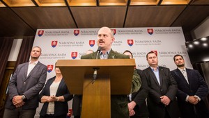 Kotleba reagoval na snahu o zrušenie jeho strany. Má pripravených viacero plánov