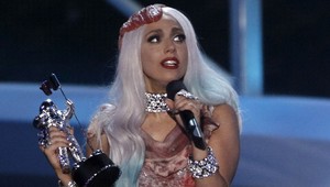 Lady Gaga najmocnejšou celebritou! Topí sa v miliónoch