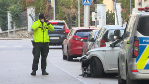 Asistent Hojsíka čelí kritike po nabúraní do auta Šeligu. Na povrch vychádzajú nové fakty