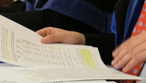 Opozícia a Dobrovodský uspeli. Novela o neziskových organizáciách je v rozpore s ústavou