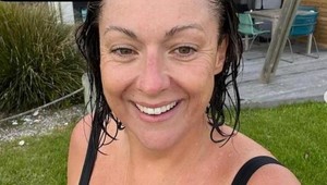 Paródia Celeste Barber valcuje internet: Z toho, čo vyviedla celebritnej mamičke, pôjdete do kolien!