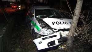 Policajt - kaskadér (35)! Preletel múrik, aj oplotenie