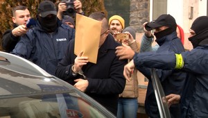 Dvaja vysokopostavení muži Tiposu skončili v rukách polície. Prokurátor pre nich žiada väzobné stíhanie