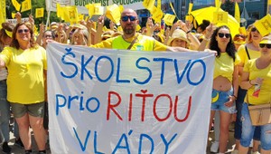 Situácia v školstve a slabé platové ohodnotenie vyhnali do ulíc tisíce učiteľov a ďalších školských zamestnancov