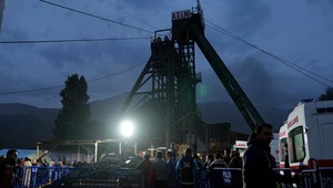 Výbuch v bani si vyžiadal 41 obetí. 11 ľudí museli hospitalizovať