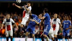 Chelsea spasil v závere Demba Ba, Real sa triasol v Dortmunde