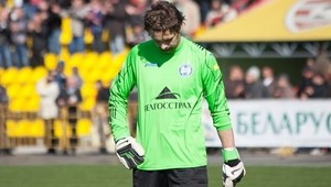 VIDEO. Brankár neborák! Jeden si dal sám, na druhý súperovi prihral!