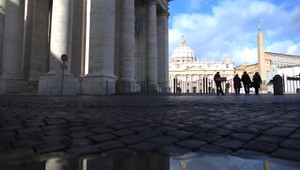 Bezpečnosť a komín pripravené, konkláve sa môže začať