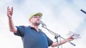 Richard Sulík už nepotrebuje voličov. Vymenil ich za veriacich