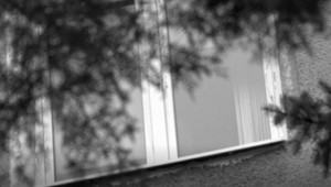 Smrť ženy po páde z okna je záhadou. Prehovoril aj muž, u ktorého k tragédii došlo