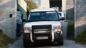 VIDEO: Piťa previezli do Leopoldova. Báli sa jeho úteku