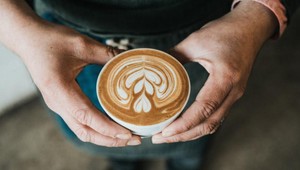 Tento hlavolam s kávou dokáže rozlúštiť len málokto: Patríte k hlavičkám, ktoré poznajú riešenie?