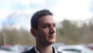 Modré tričko vymenil za zelené: Z mladíckej rozvážnosti sa mal Milan Uhrík prebudiť po 2 rokoch