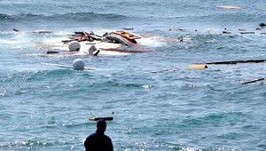 Potápajú sa ďalšie lode s utečencami, v ohrození sú stovky ľudí