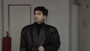 Advokát nevie, kde sa obžalovaný nachádza. Na Ašota M. bol vydaný medzinárodný zatykač