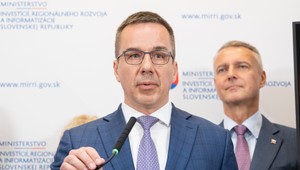 Ministri Hlasu sa dištancujú od "obchodov" s Huliakom. Prioritou je podpora vlády