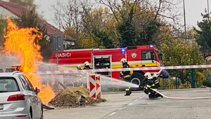 Poplach v bratislavskej mestskej časti. Horela plynová prípojka, zasahovať museli hasiči