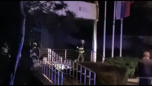 V budove, kde sídli ministerstvo hospodárstva, zasahovali hasiči. Vybuchovali batérie