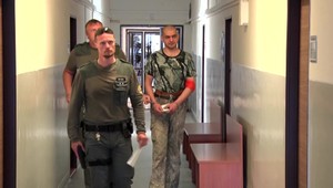 Muž brutálne napadol svoju bývalú družku: Kopal ju, ťahal za vlasy po chodníku a vyhrážal sa jej zabitím