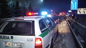 Sestry z Bobrova zmrzli v dome! Jedna kľačala nad druhou...