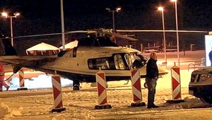 Dráma na severnej D1, vrtuľník núdzovo pristál na diaľnici