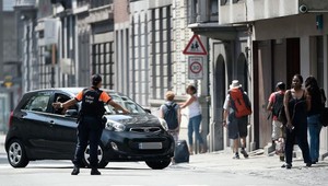 Teror v Belgicku. Ozbrojený útočník v uliciach zabil troch ľudí