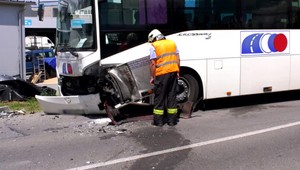 Duchaprítomnosť šoféra autobusu zabránila nešťastiu. Cestu mu skrížil mladý vodič