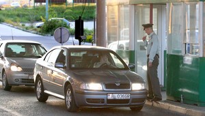 Colníci nepomôžu, pália falošné značky oblečenia