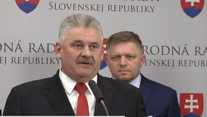 Ministerstvo a Smer chcú skrátiť vek odchodu do dôchodku. Analytici ale zastávajú iný názor