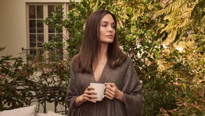 Angelia Jolie prichytená s bývalým! Fľaša vína a spoločne strávené hodiny!