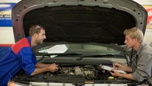 Od 1. januára niektoré opravy auta môže robiť len autoservis. Týka sa to hlavne riadenia