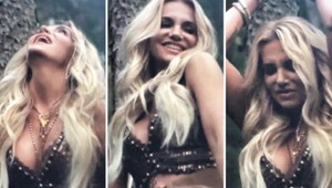 Dara Rolins v novom klipe s kamoškami, dcérou a nadupaným svalovcom!