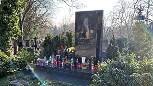 Karel Gott by slávil narodeniny. Ivana prišla s veľkým PREKVAPENÍM, ale úplne odstrihla Dominiku!