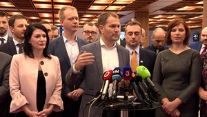 Opozícia je opäť v sedle. Na zvolanie mimoriadnej schôdze parlamentu vyzbierali dostatok podpisov