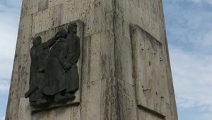 Z pamätníka obetí vojny zmizla vzácna plastika: Zlodeja zatiaľ nenašli