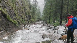 Policajti a horskí záchranári pátrajú po nezvestnom poľskom turistovi. Pomôcť má aj letka ministerstva vnútra