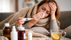 Zákerný postchrípkový syndróm: Keď chrípka odznie, ale problémy pokračujú!