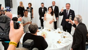 Kiska sa vykašľal na štátnikov, na obed pozval bezdomovcov