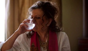 Krónerová sa zbláznila: Pije slanú vodu, vraj je to očista!