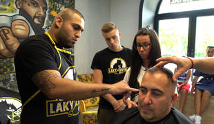 Obrovské prekvapenie pre Lakyho: Do jeho barbershopu prichádza ženská posila!